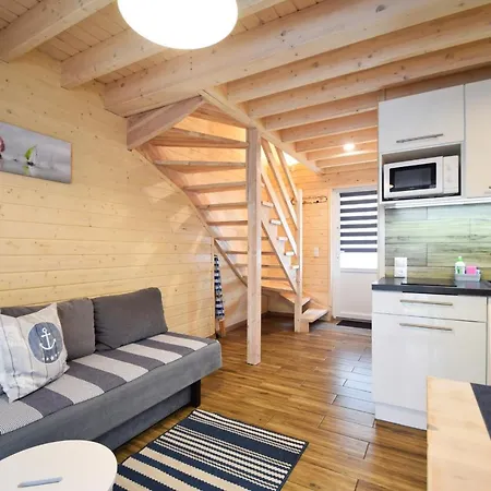 Деревянный коттедж Przystanek Поберово