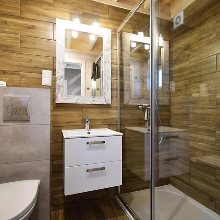 Przystanek Деревянный коттедж *